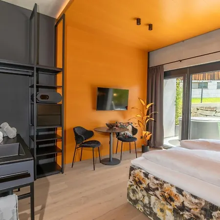 Lifesteil Apartmanhotel 4*