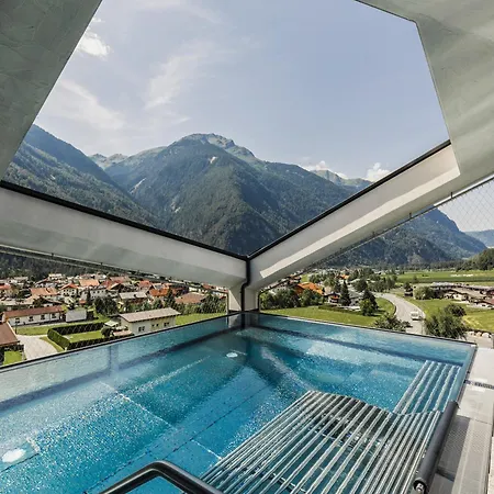 Lifesteil Apartmanhotel 4*